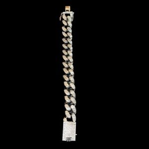 Cuban Link Bracelet Silver Tone Faux Diamond Unisex 9” long Chunky Link Bracelet